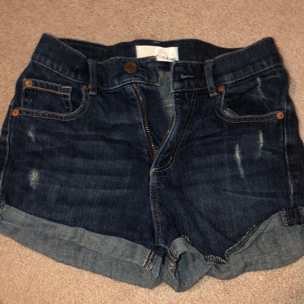 Garage jean shorts size: no tag, fits 00